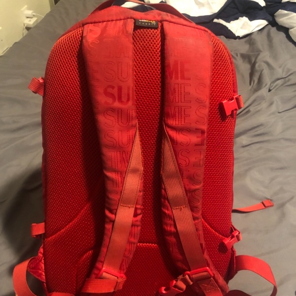 Red supreme backpack - Picture 3 of 5